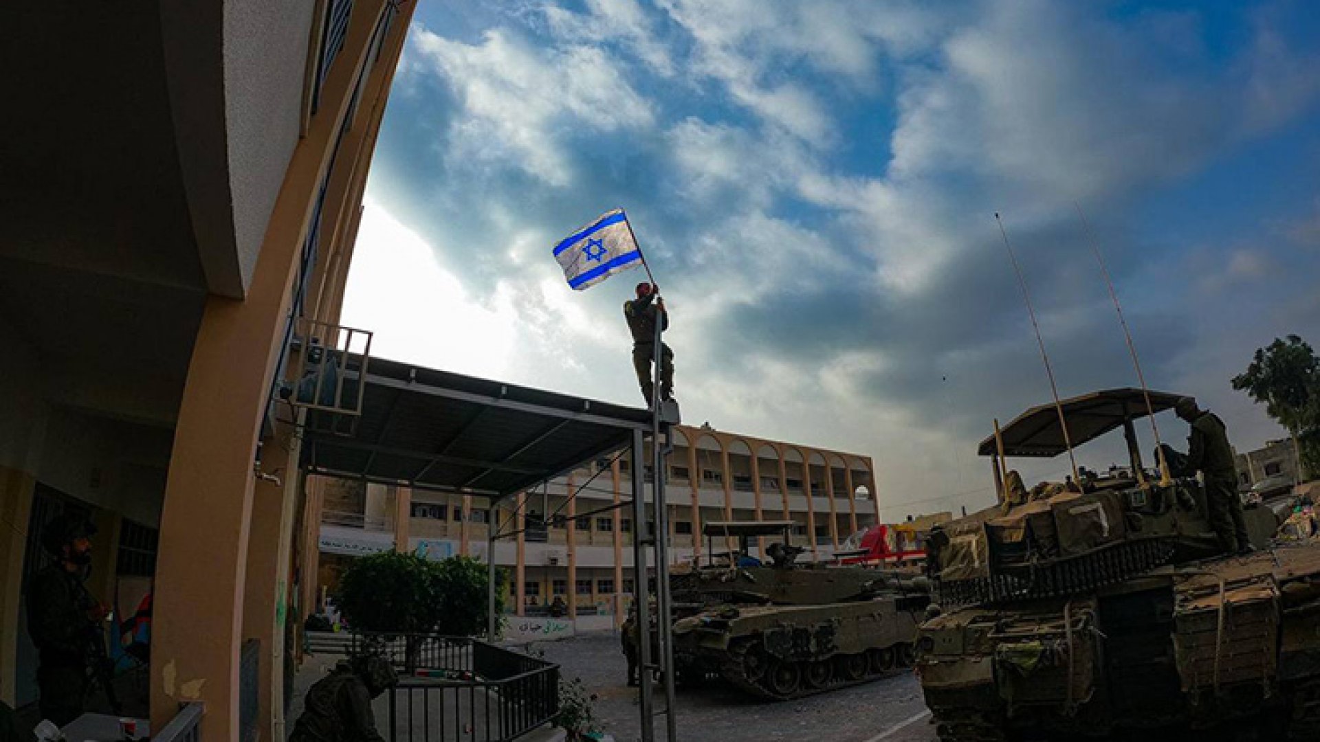 Mata Israel a milicianos de Hamás en operación en escuela