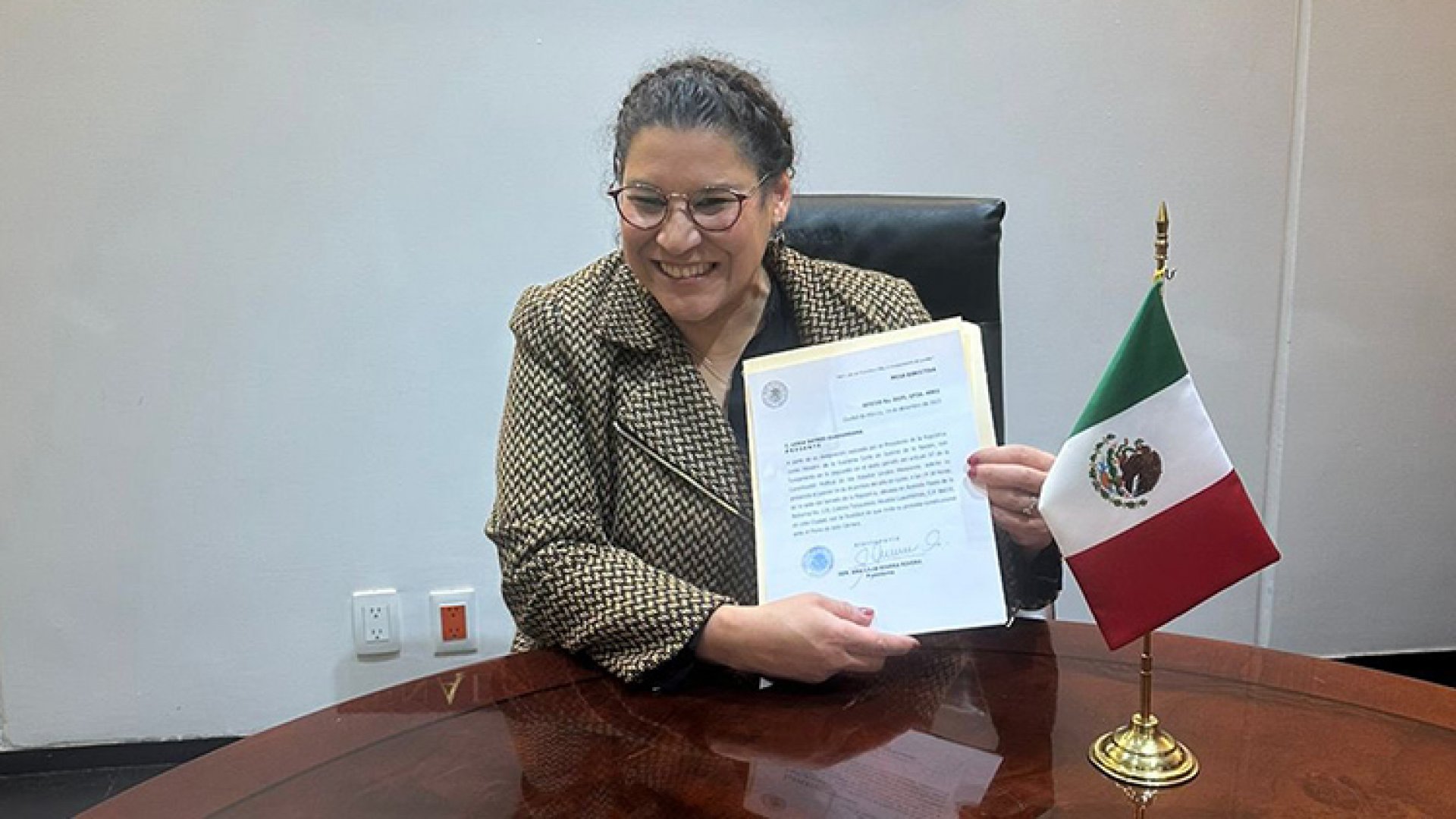 Nombra AMLO a Lenia Batres como nueva ministra de la SCJN