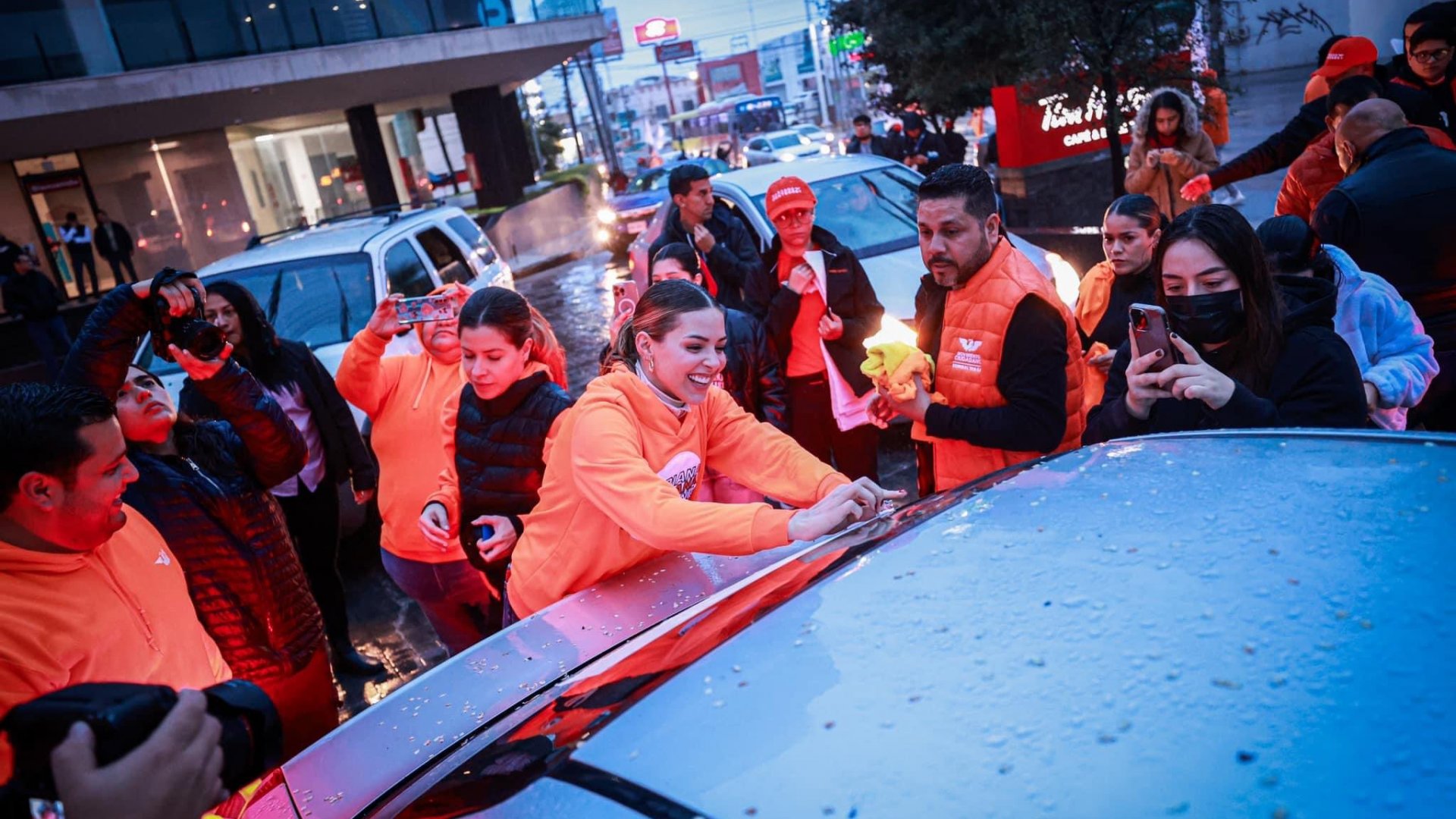 Mariana Rodríguez arranca precampaña en Monterrey