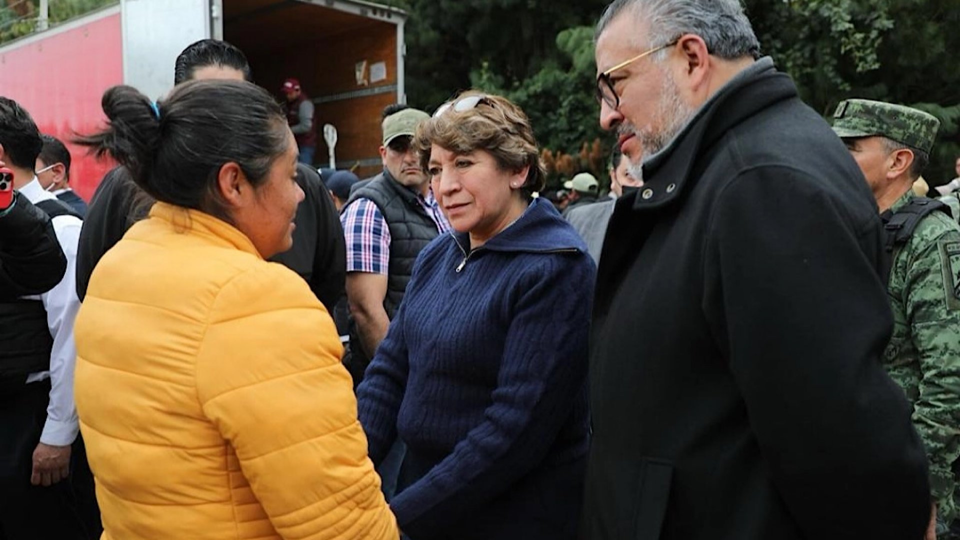 Acude Delfina Gómez a Texcaltitlán; reportan personas desaparecidas