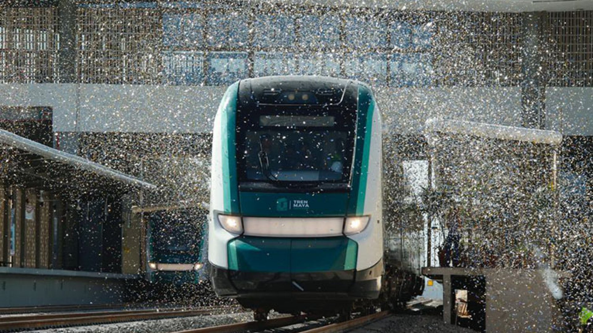 Estrena AMLO Tren Maya