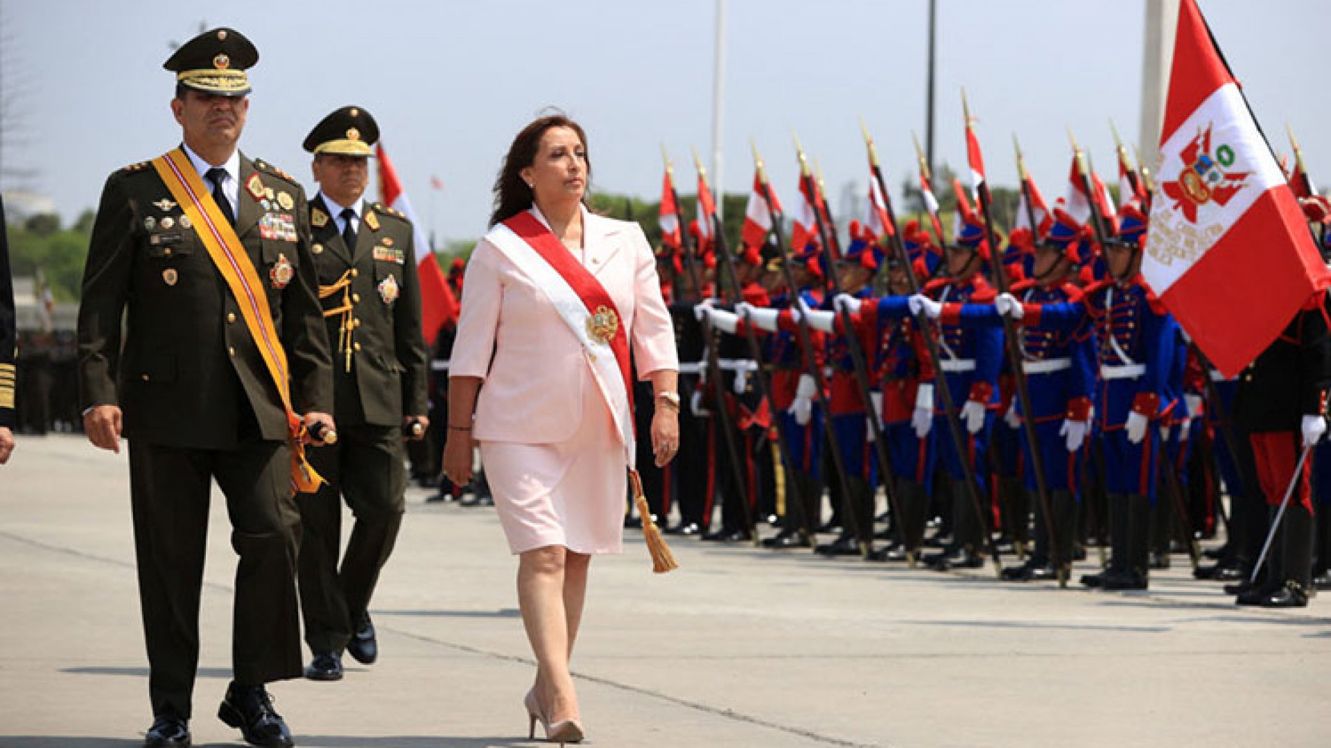 Presenta oposición peruana moción contra Dina Boluarte por ‘abandono del cargo’