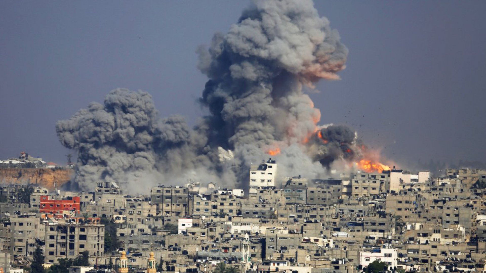 Israel presiona a Gaza mientras Qatar media por una nueva tregua