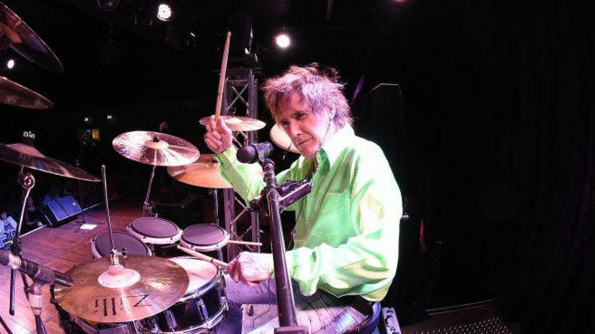 Muere Colin Burgess, baterista original de AC/DC