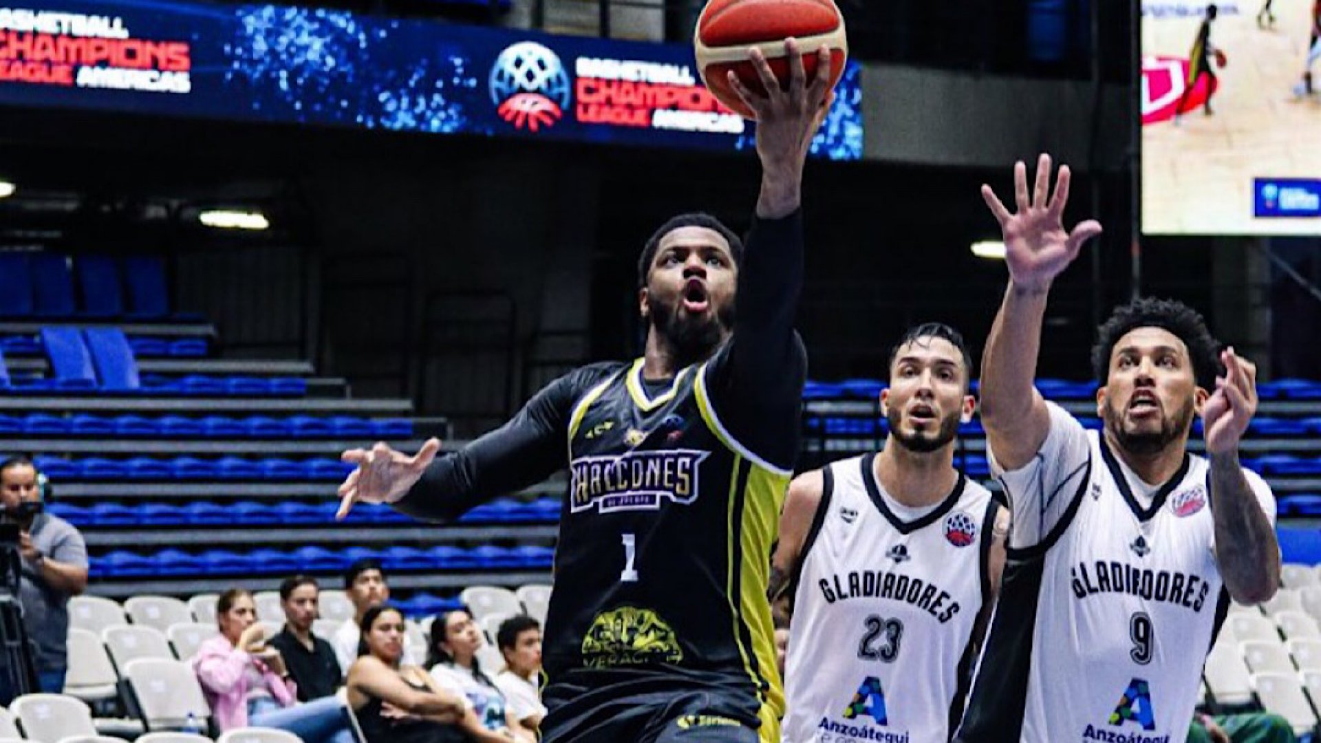 Gladiadores venció a los Halcones de Xalapa en la BCLA 