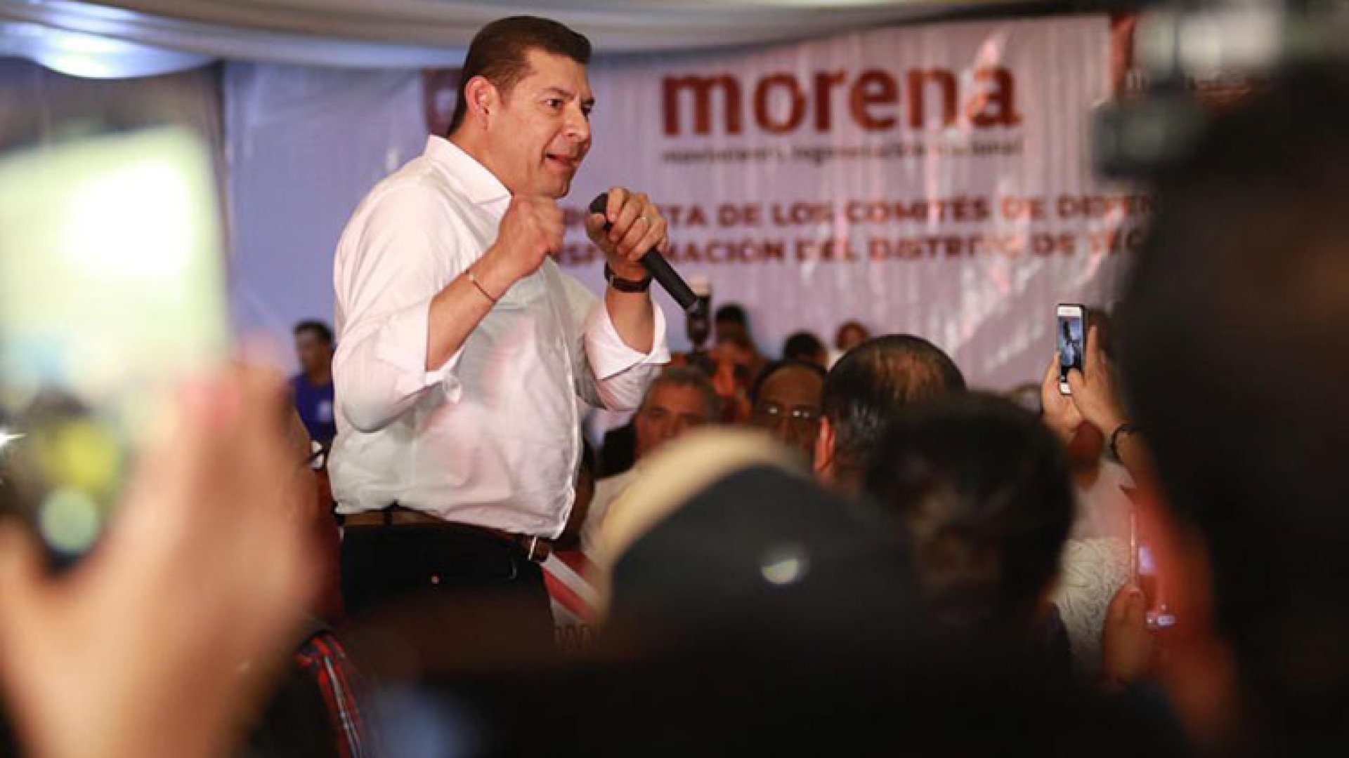 Alejandro Armenta encabeza encuestas rumbo a Gubernatura de Puebla