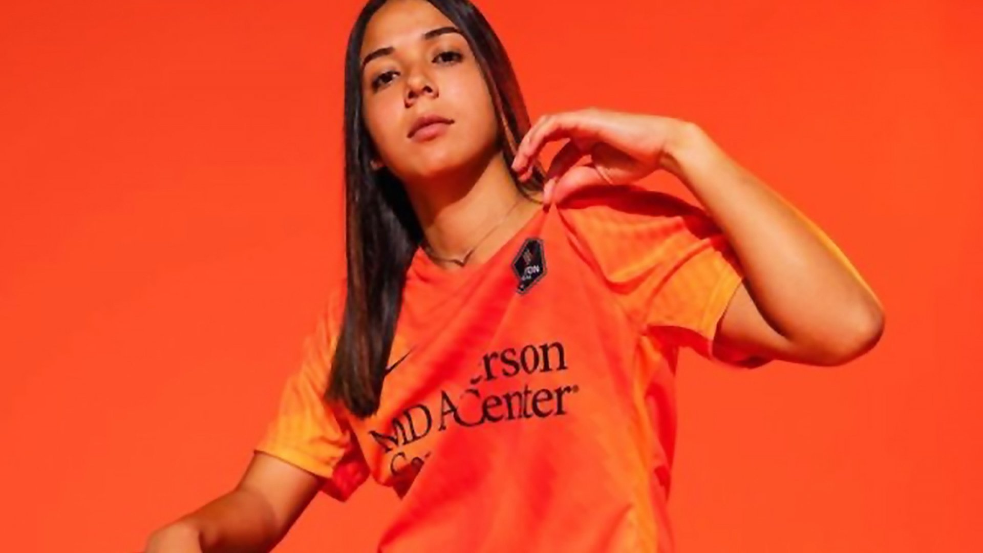 María Sánchez renueva con Houston Dash y se convierte en la mejor pagada de la NWSL