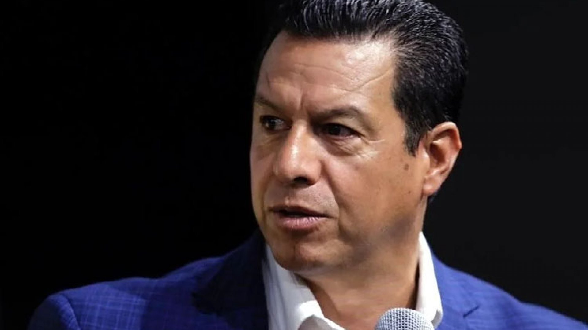Corre Armando Archundia a asesores que mostraron apoyo al América
