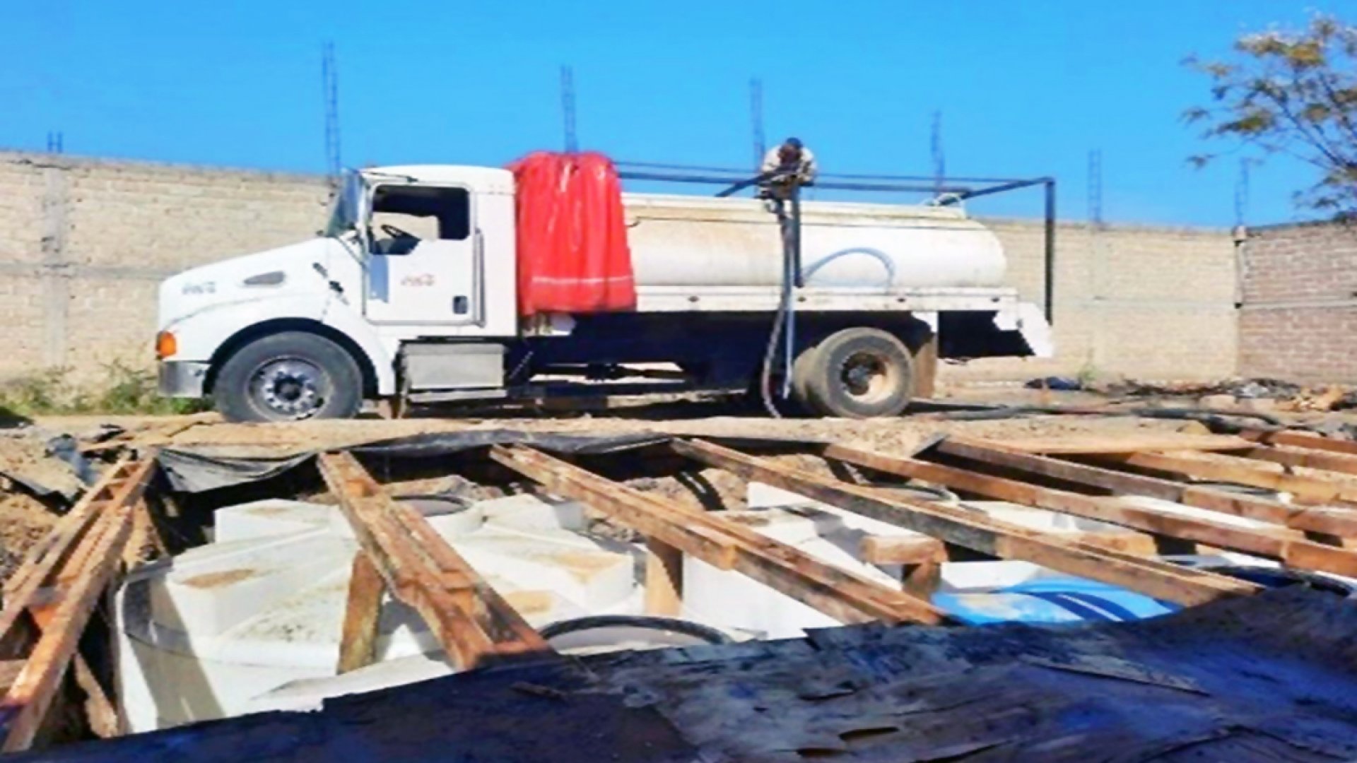 Aseguran 42 mil litros de gasolina en inmueble