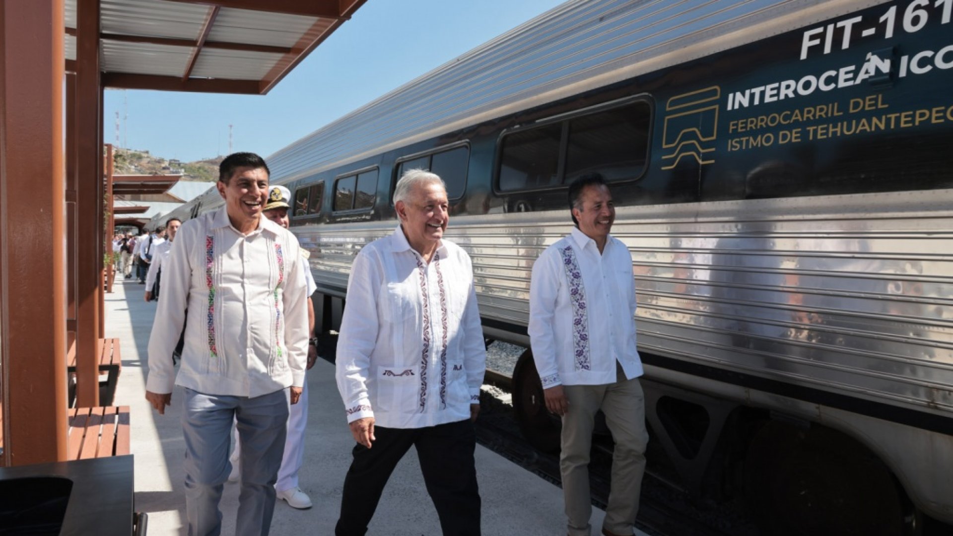 Supervisa AMLO Tren Interoceánico de Coatzacoalcos a Teapa