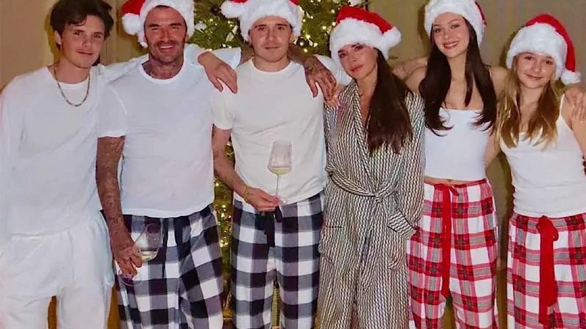 El posado familiar de los Beckham en Miami para inaugurar la Navidad