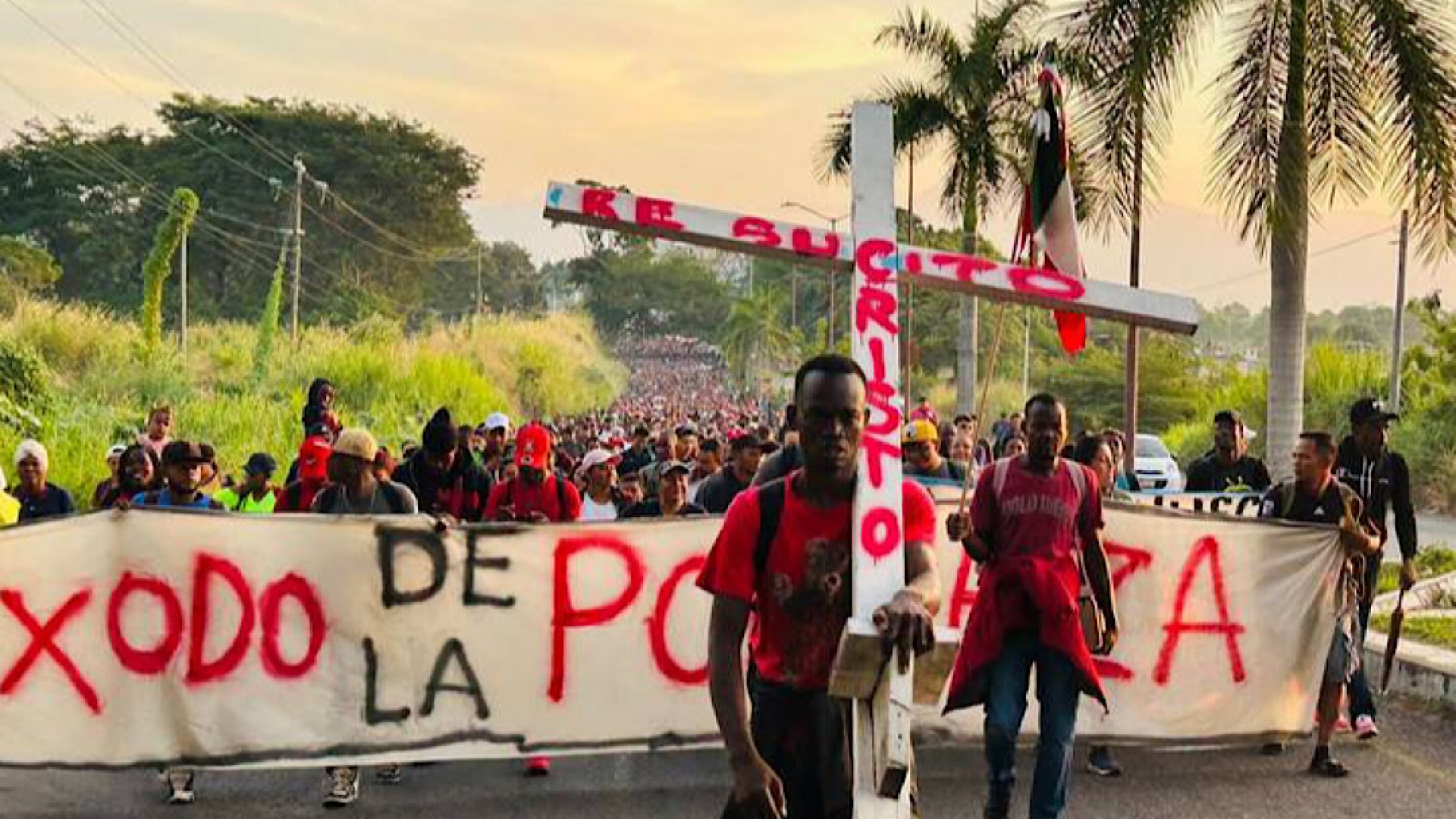 ‘Éxodo de la pobreza’, más de 8 mil migrantes salen en caravana de Tapachula