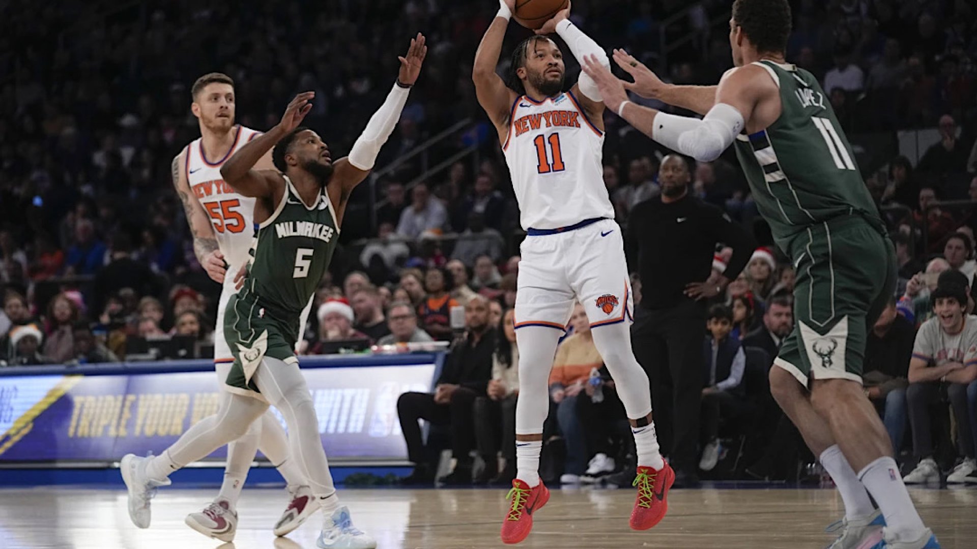 Brunson anota 38, los Knicks rompen la racha ganadora de siete partidos de los Bucks con una victoria de 129-122