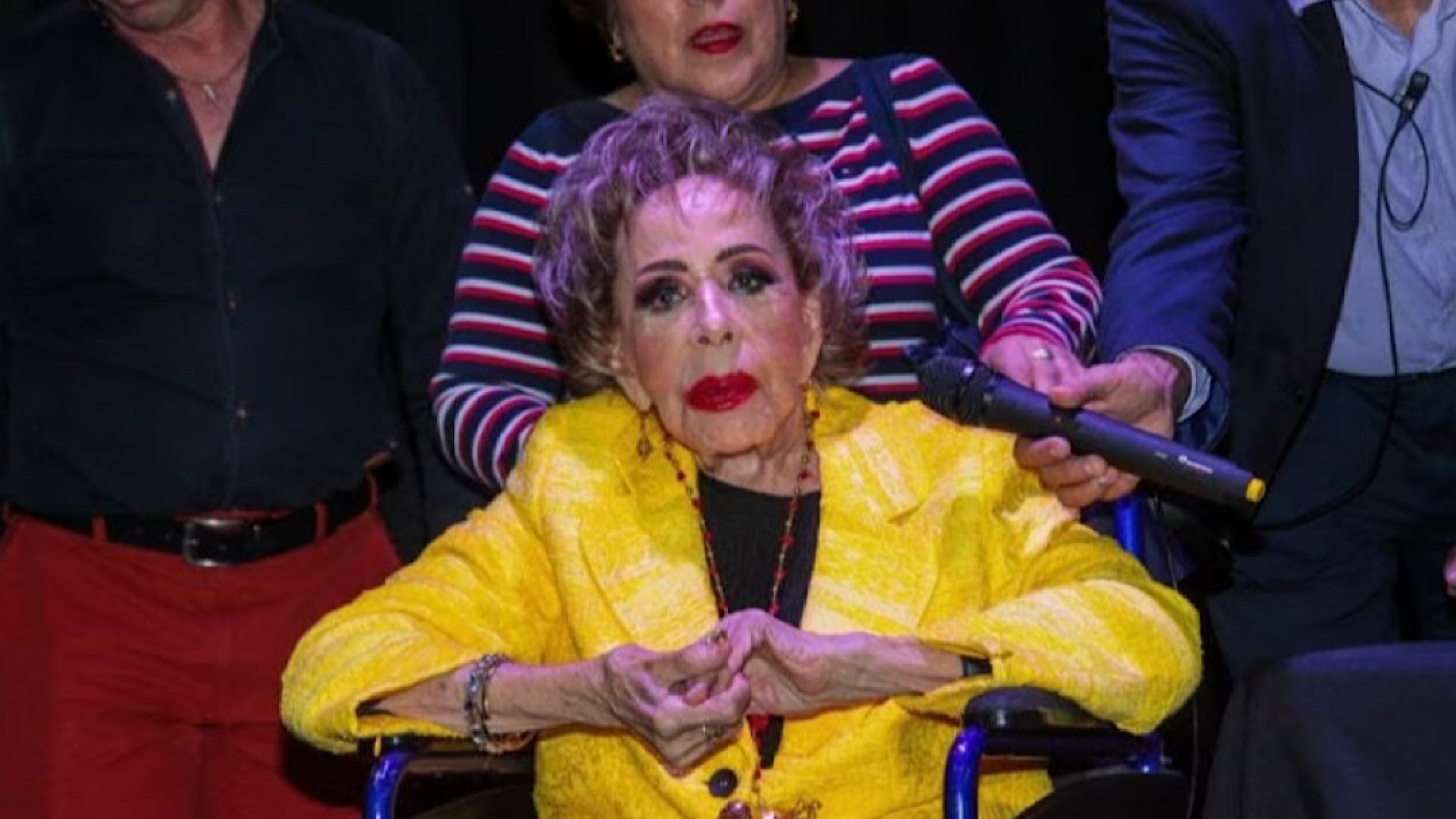 Silvia Pinal se encuentra en terapia intensiva