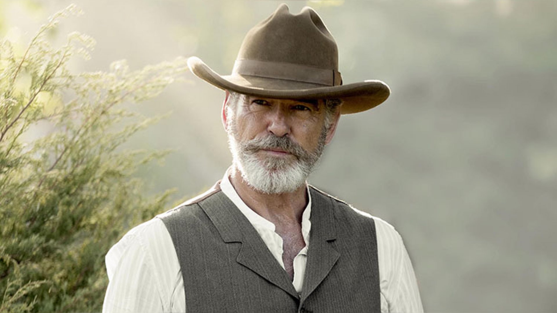 Citan a Pierce Brosnan por entrar a zona prohibida