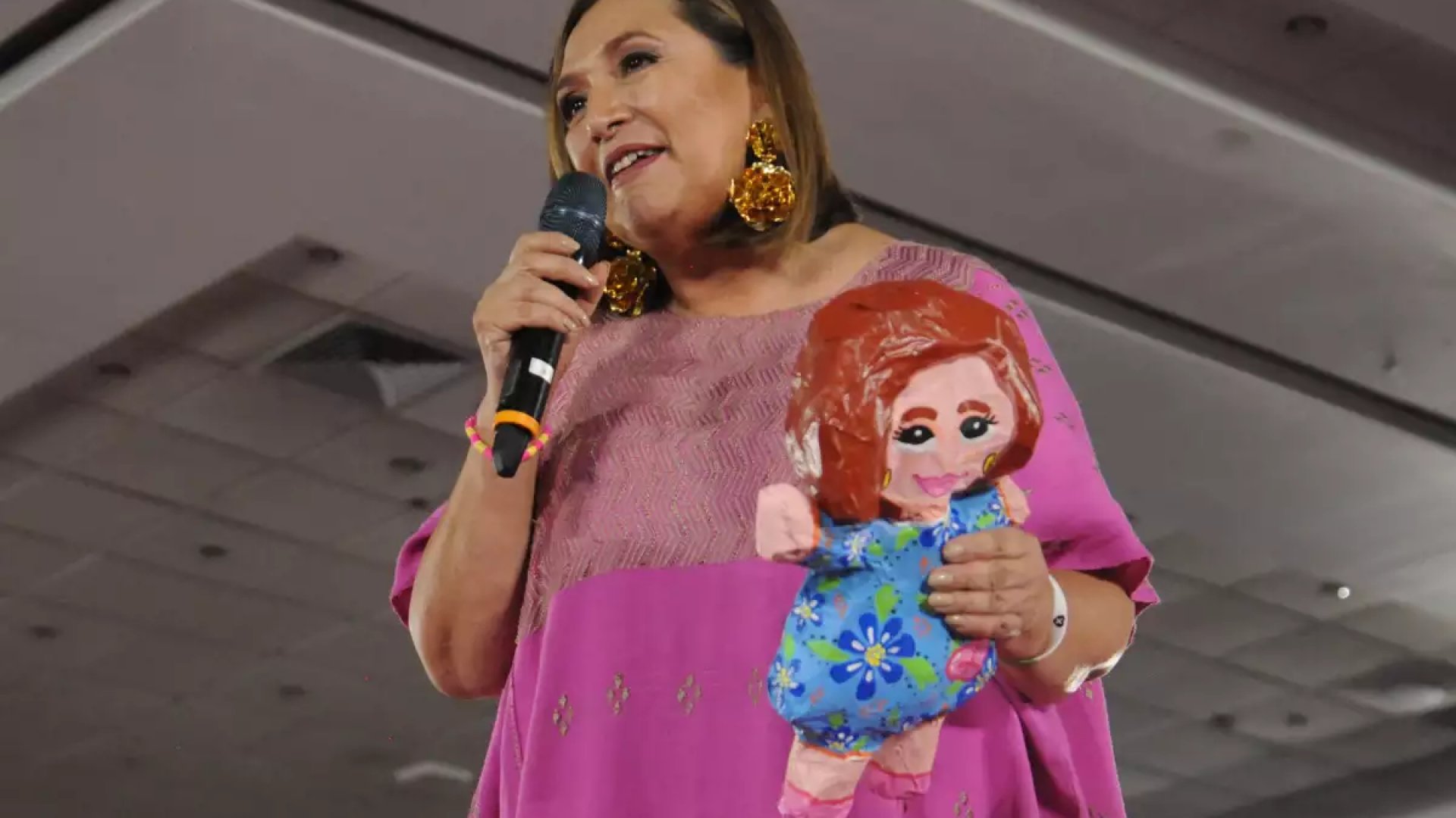 Trife emprende sanción contra Xóchitl Gálvez por violentar a la niñez