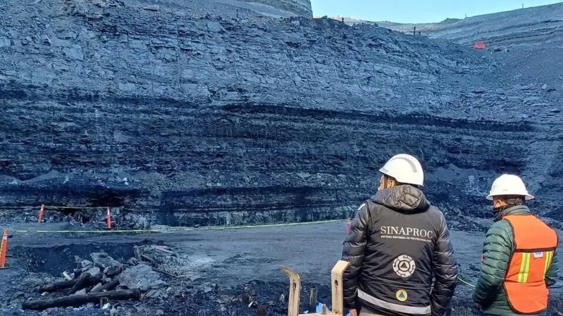 Hallan dos de los 10 mineros sepultados en la mina El Pinabete de Coahuila
