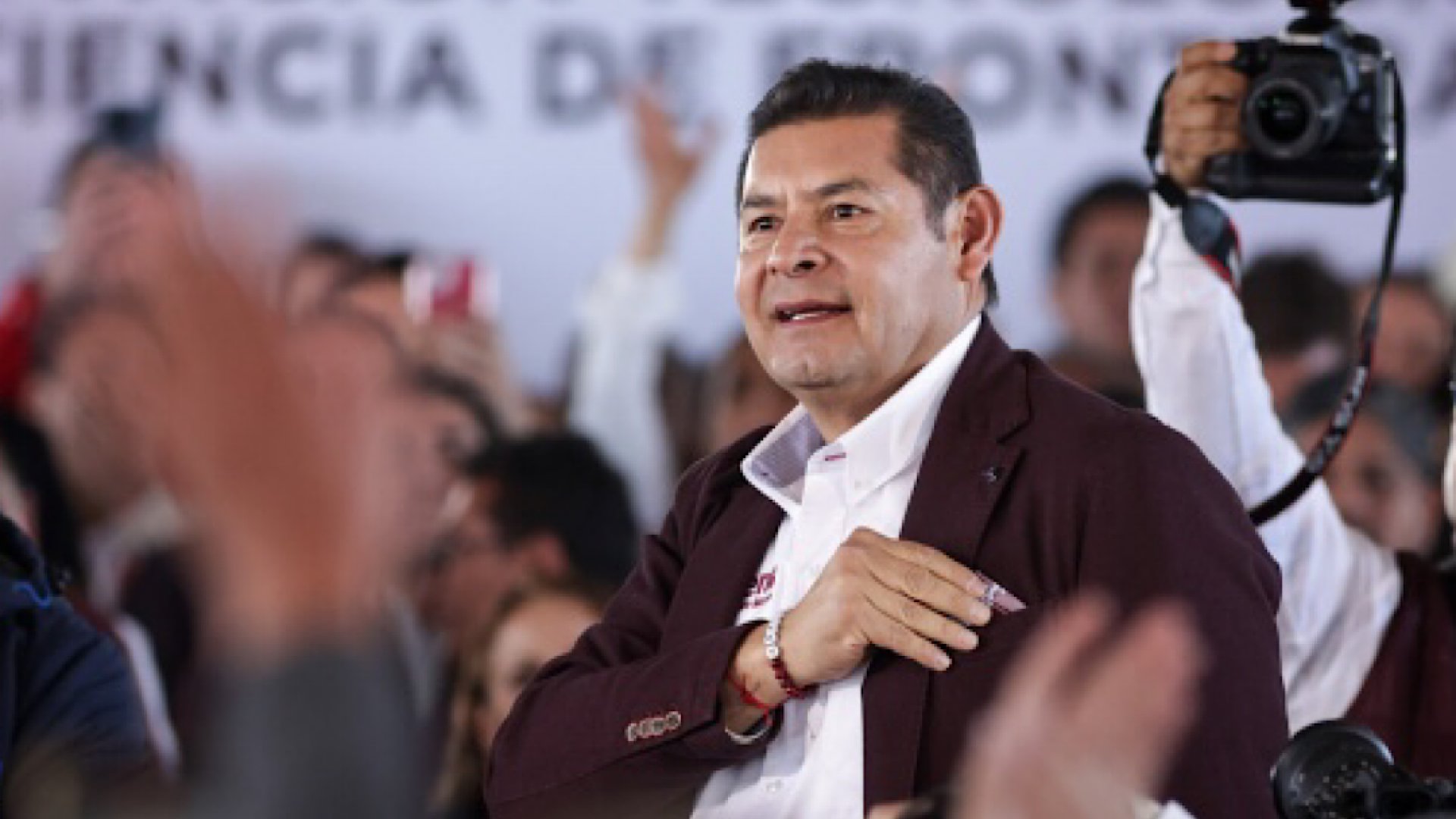 Alejandro Armenta va por una industrialización de Puebla sustentable
