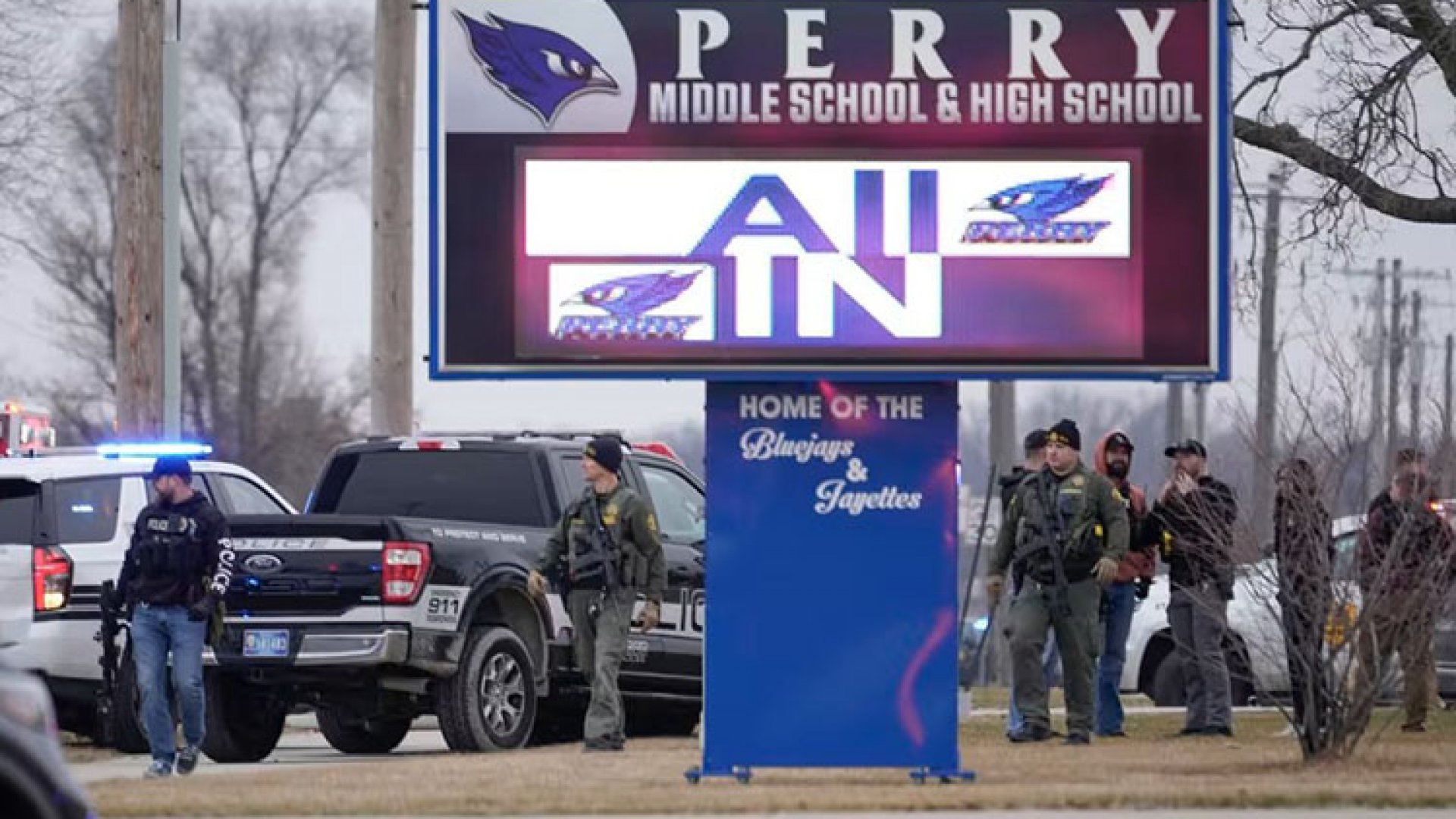 Deja heridos tiroteo en escuela de Iowa; el atacante se suicidó
