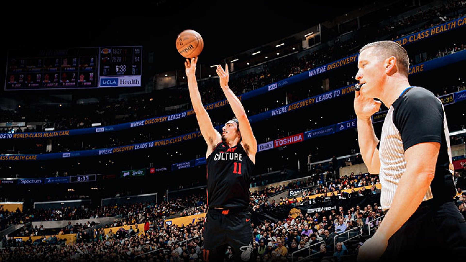 Jaime Jáquez arrasa y el Heat gana ante los Lakers de LeBron James