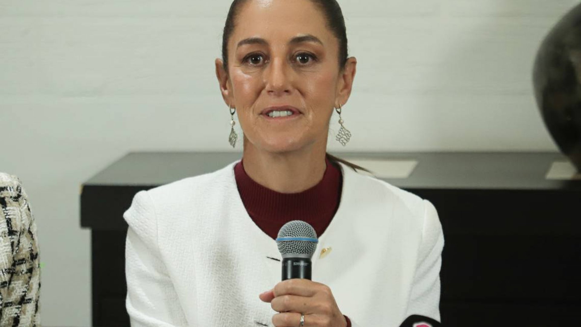 Claudia Sheinbaum felicita a las y los periodistas
