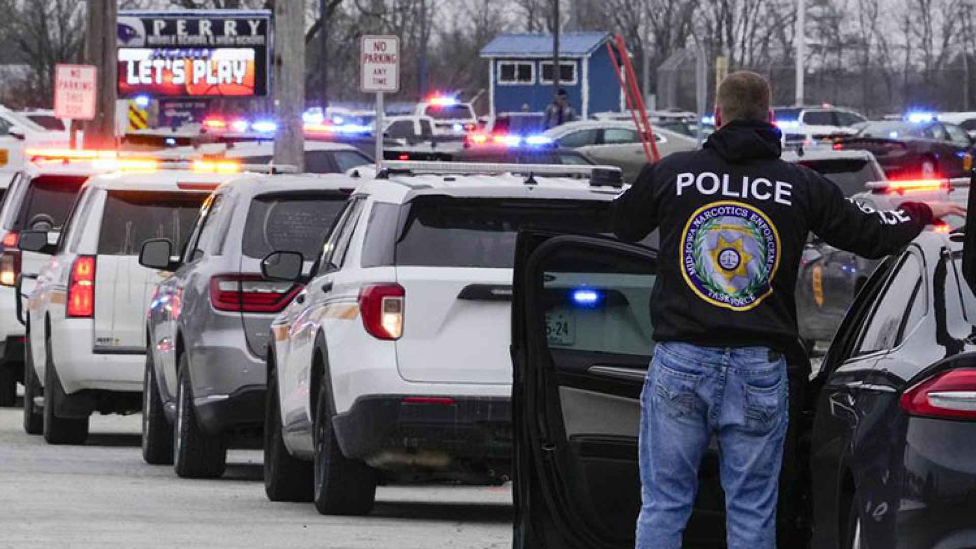 Tiroteo en Iowa dejó al menos un alumno muerto; identifican al atacante