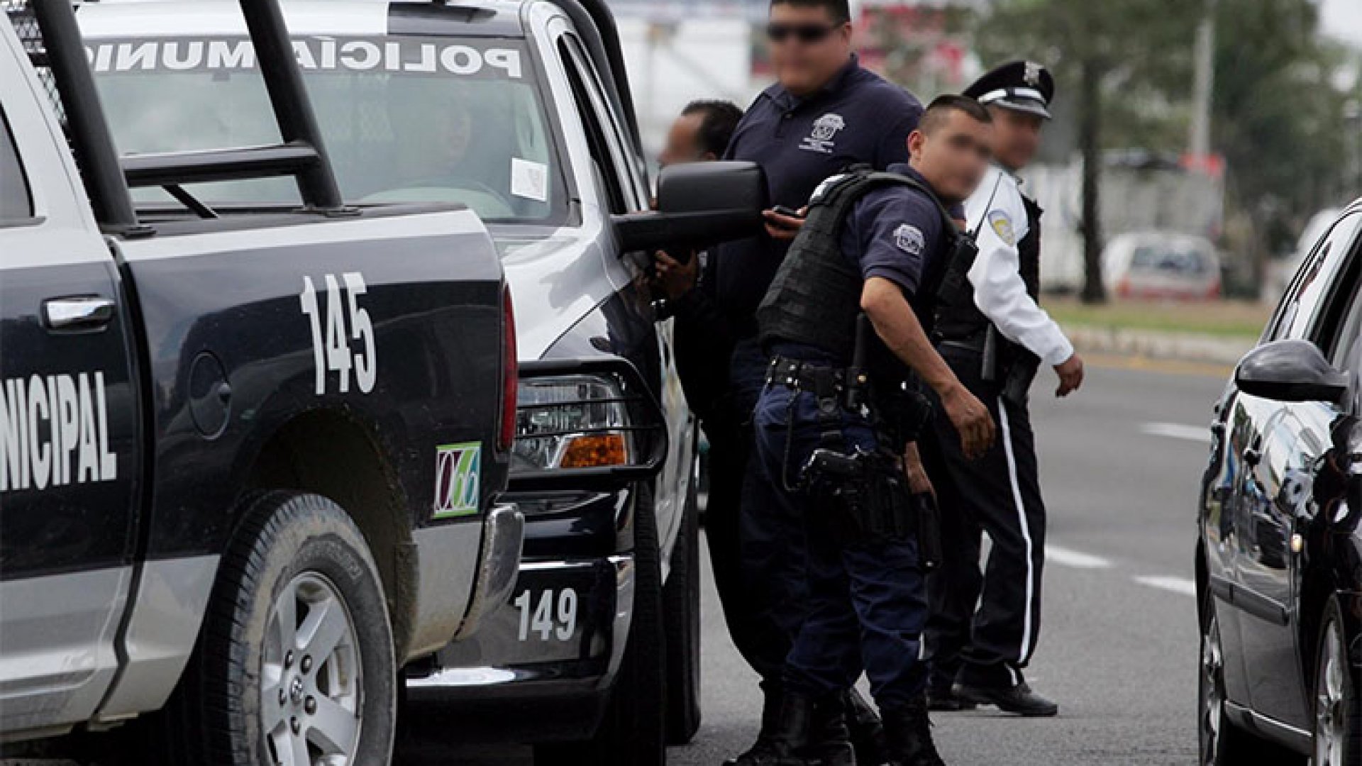 Piden investigar por tortura a policías por agresión a joven