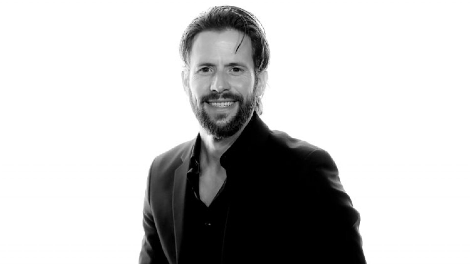 Muere actor Christian Oliver en avionazo junto con sus hijas