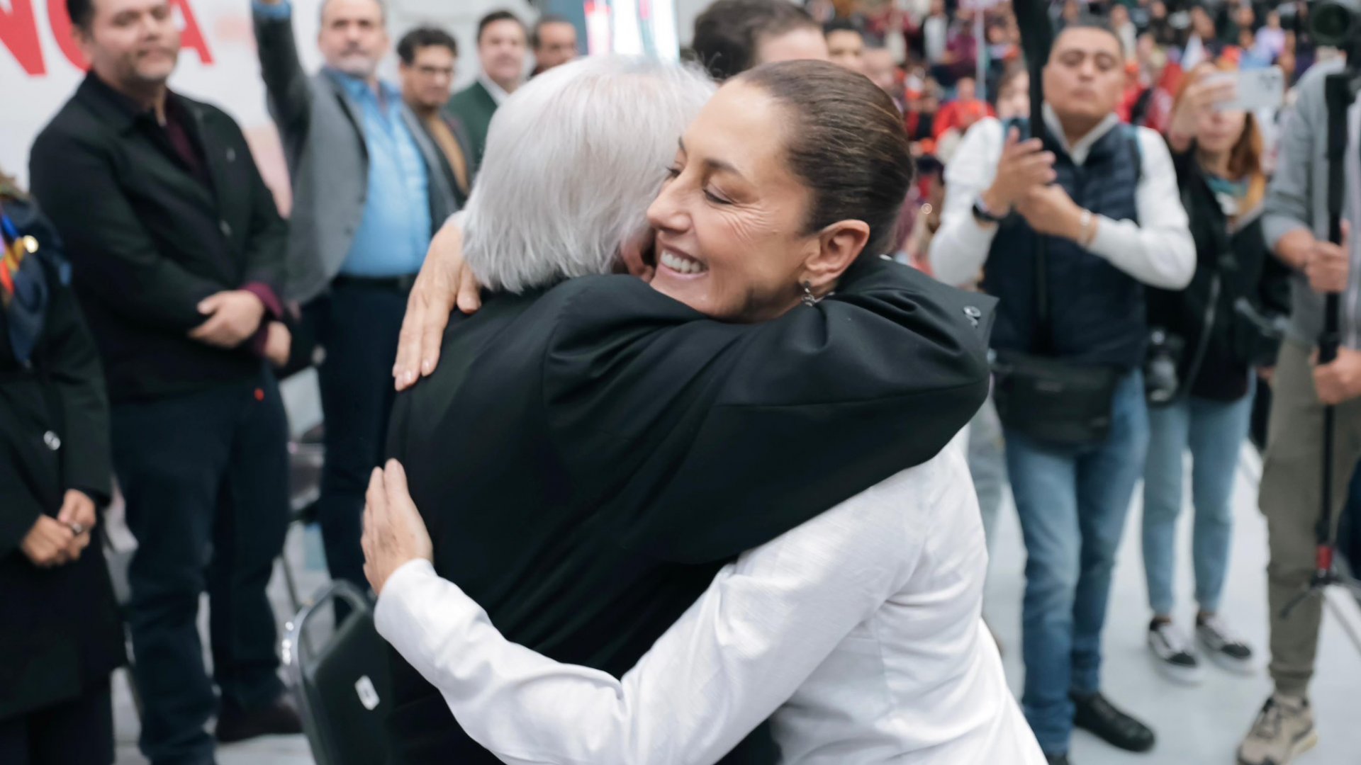 Claudia lamenta fallecimiento de Carlos Bremer