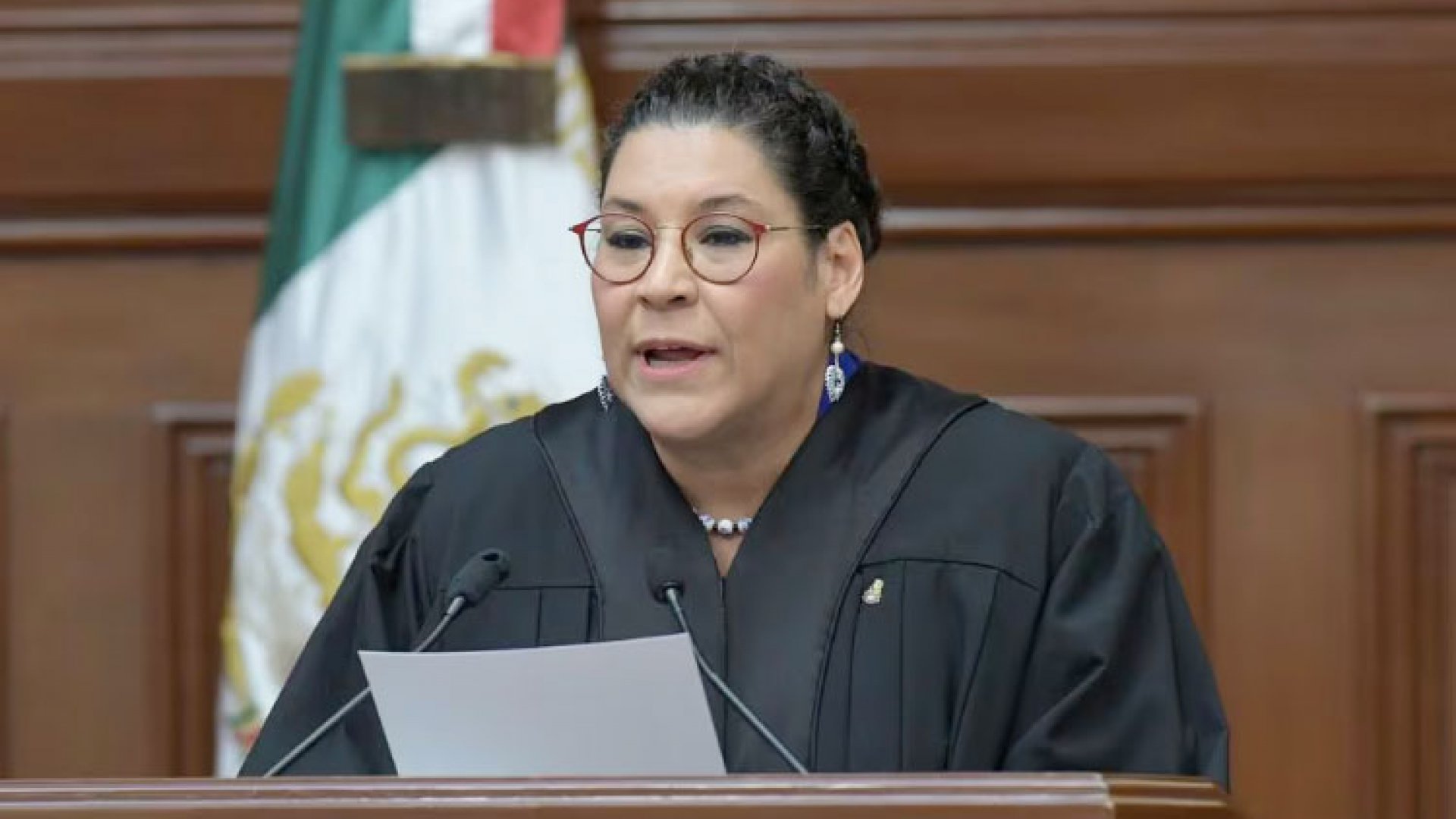 Pide Lenia Batres a SCJN reducir su salario