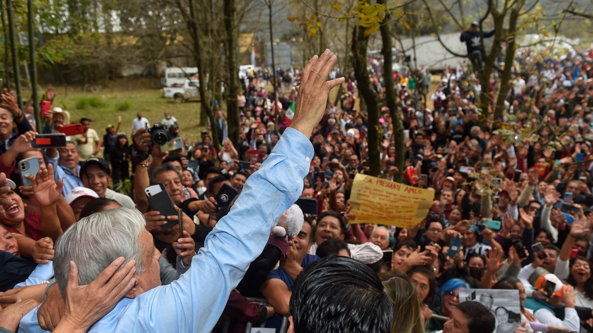 AMLO anuncia iniciativas de reforma en beneficio de trabajadores