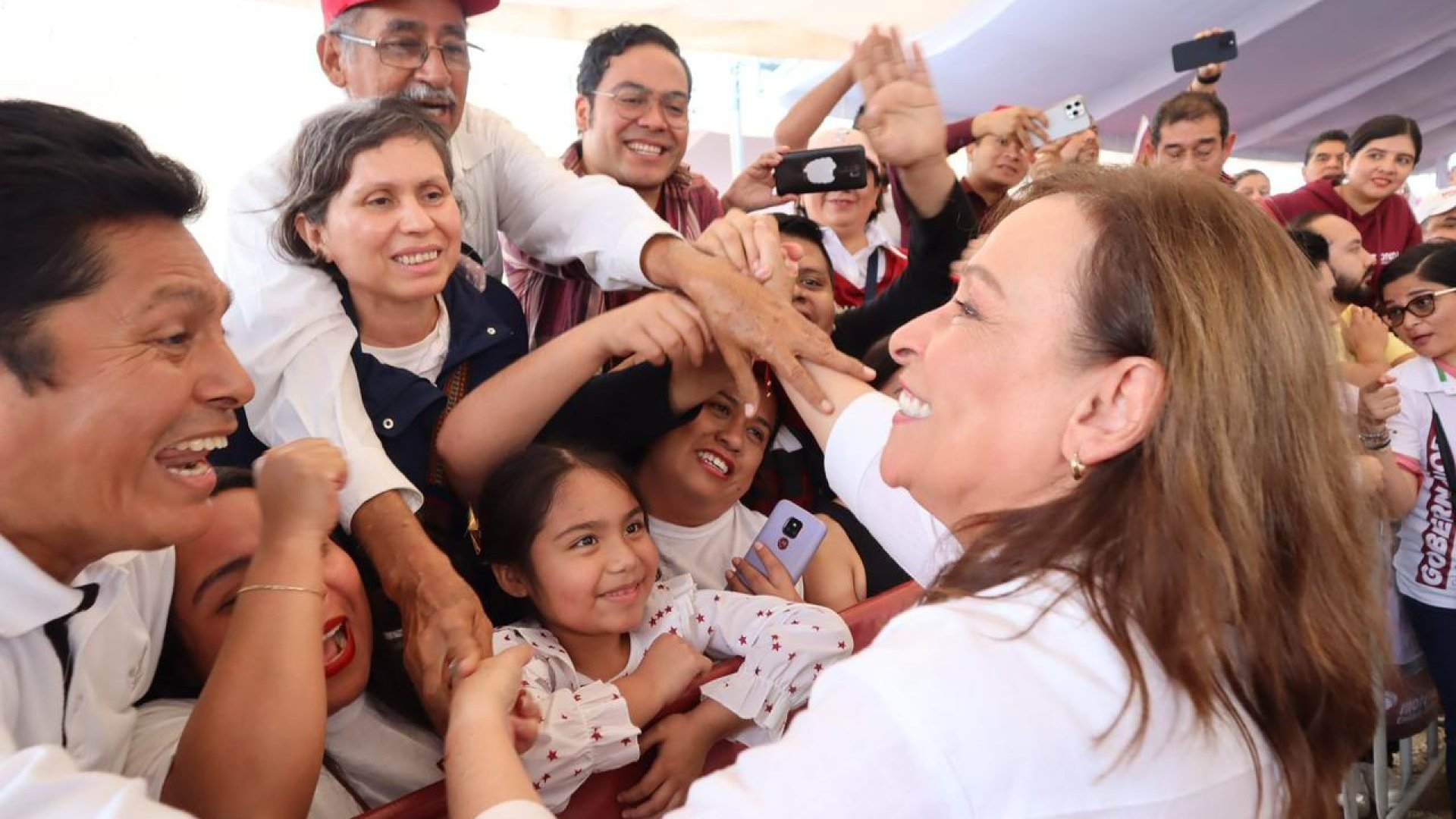 Rocío Nahle, desde Emiliano Zapata, da la bienvenida al presidente López Obrador 