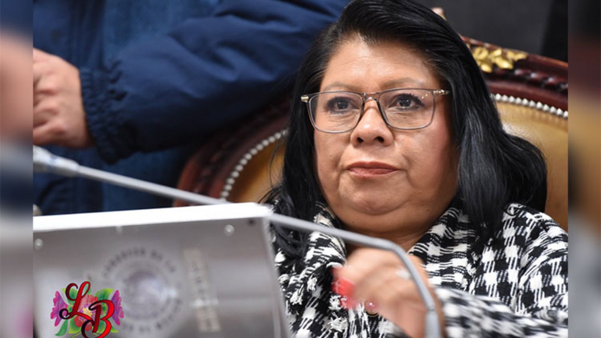 Balean carro de Guadalupe Barrón, diputada priista de Cuajimalpa
