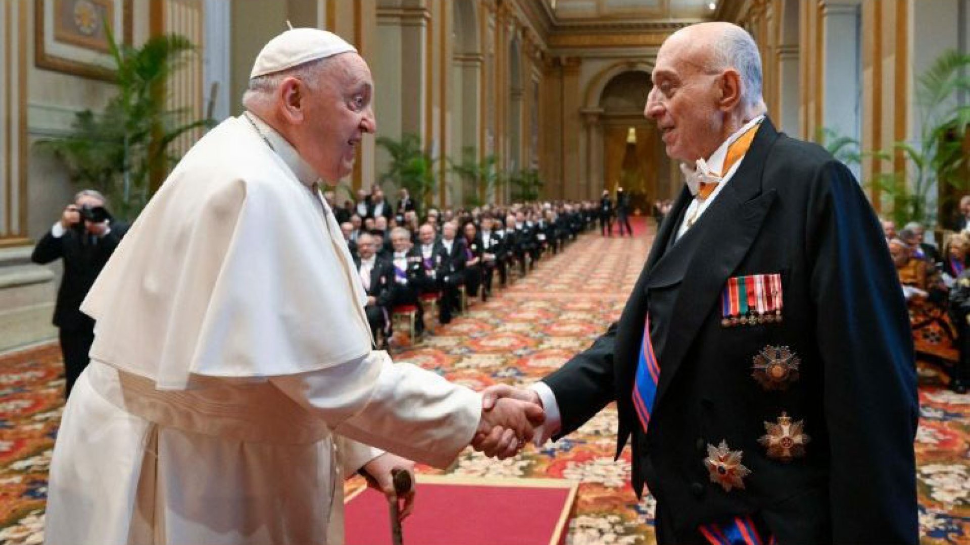 Pide Papa Francisco prohibición universal de maternidad subrogada
