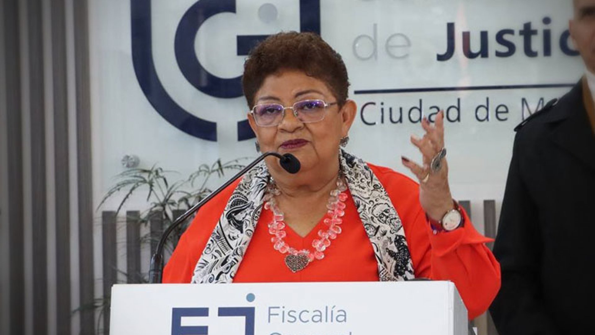 Dejan fuera a Ernestina Godoy de Fiscalía de CDMX