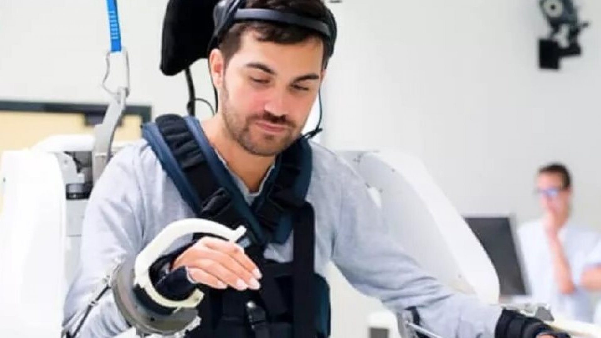 Llega implante para caminar con paraplejía