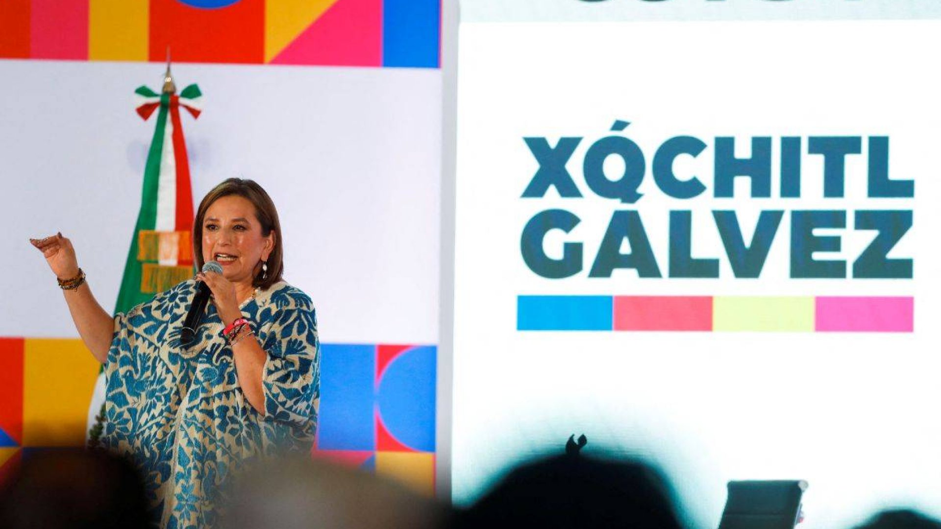Xóchitl Gálvez encabeza reunión frente a hoteleros