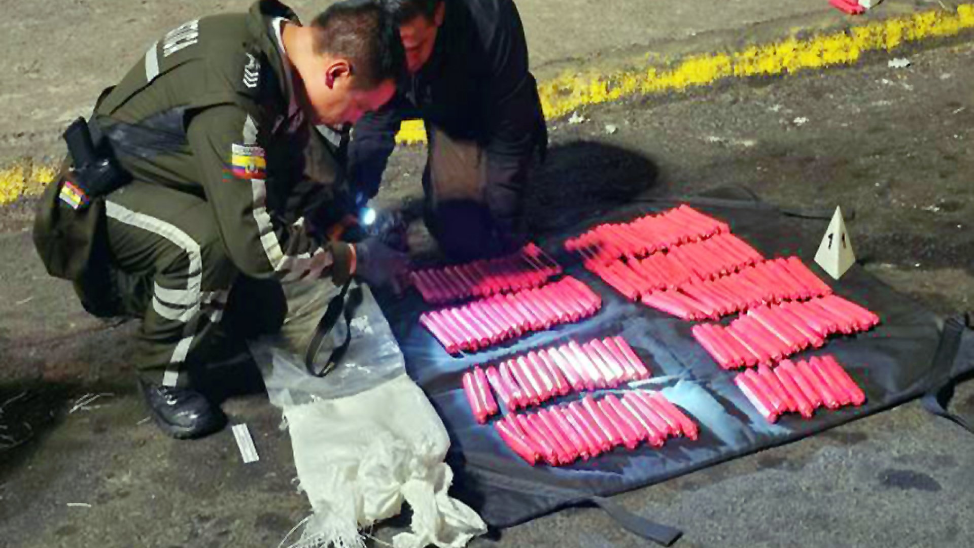 Policía dice que frustra atentado con dinamita a una estación policial