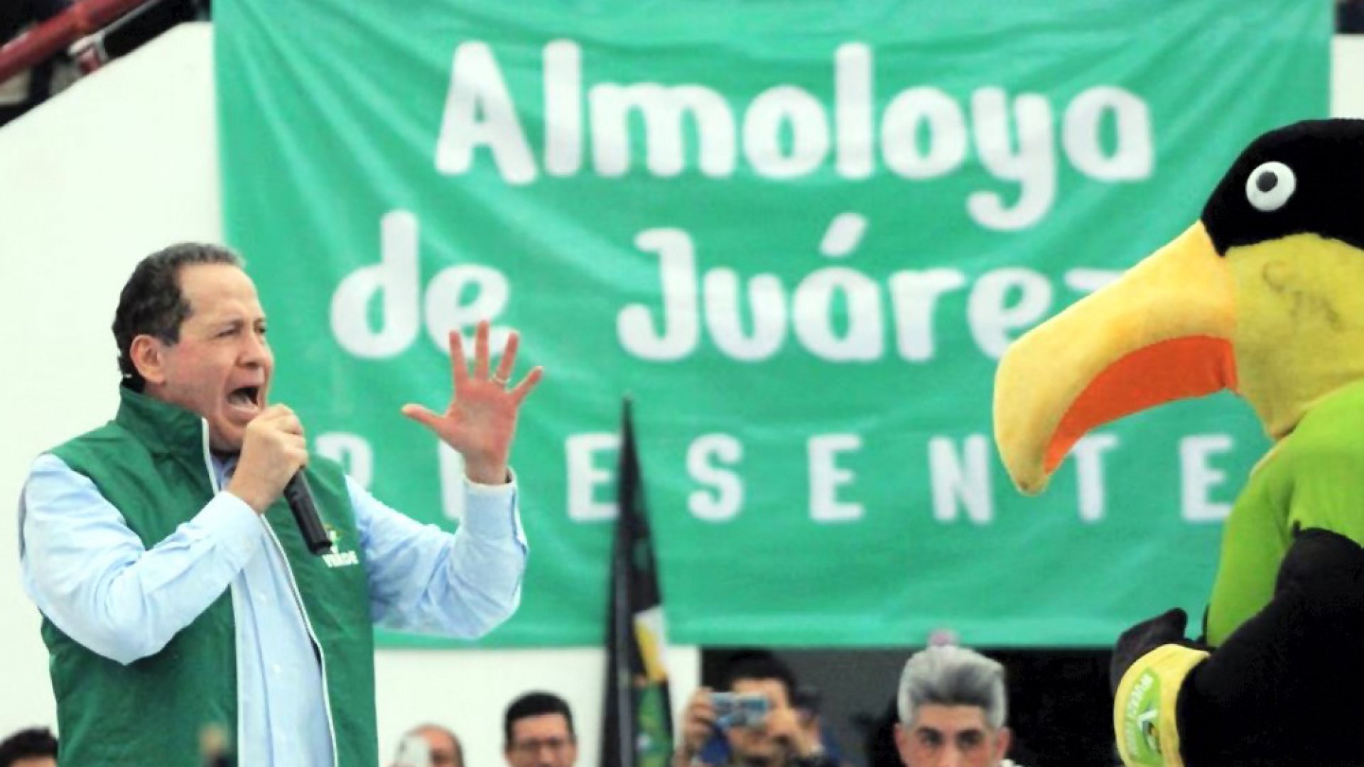 Eruviel Ávila nuevo militante del PVEM