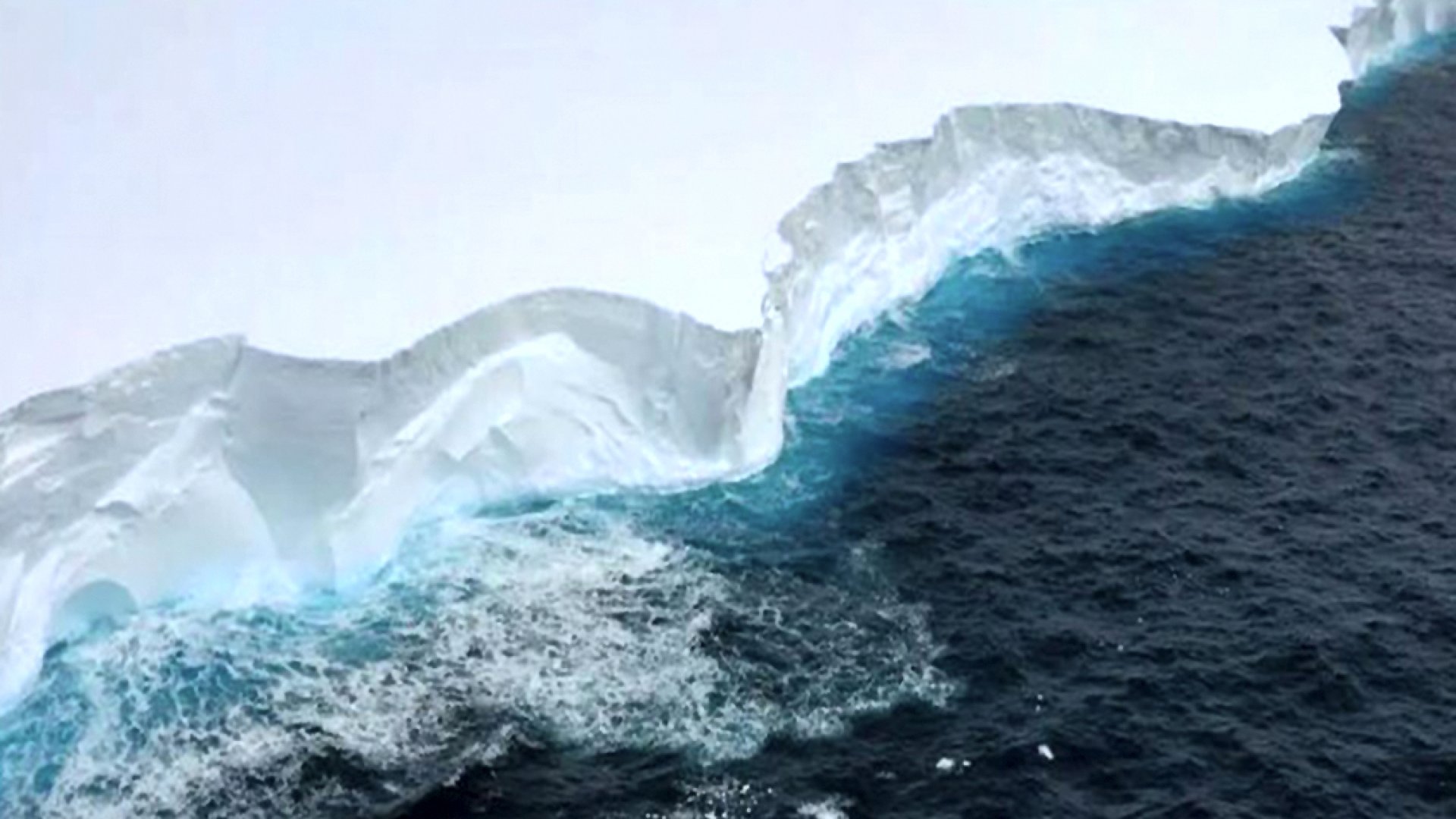 El iceberg más grande del mundo se está deshielando