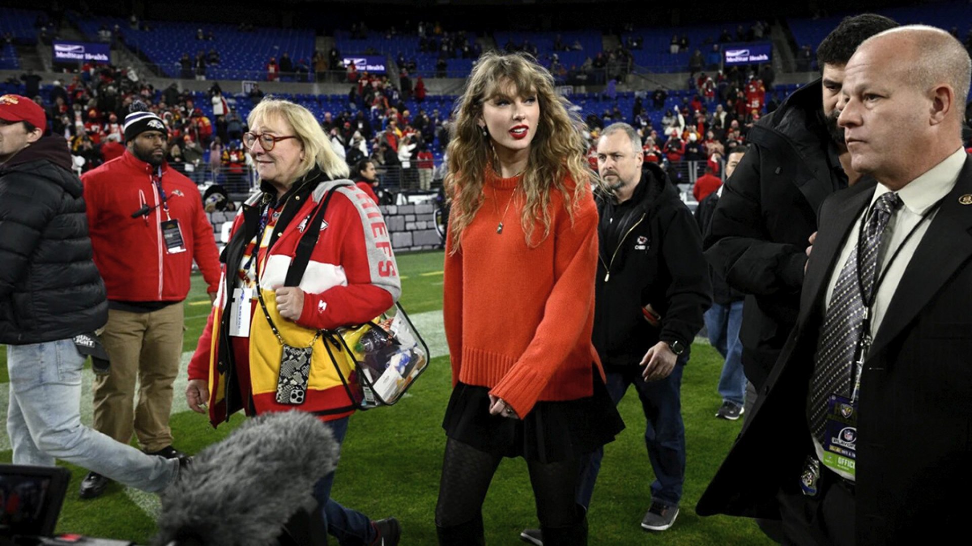 Aerolíneas lanzan vuelos inspirados en Travis Kelce y Taylor Swift para el Super Bowl LVIII