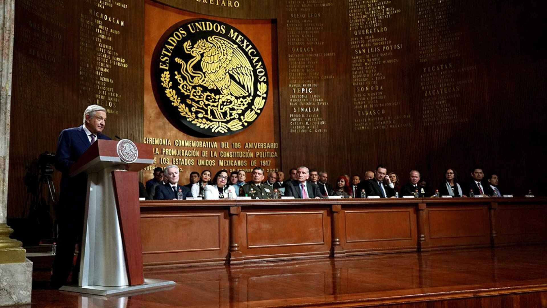 López Obrador enviará paquete de 11 iniciativas al Congreso de la Unión