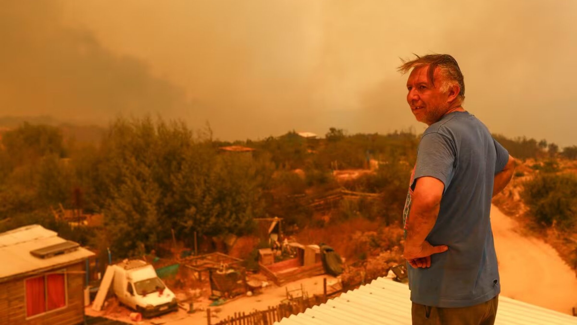 Al menos 64 muertos, más de 3,000 casas quemadas y sospechas de incendio intencional