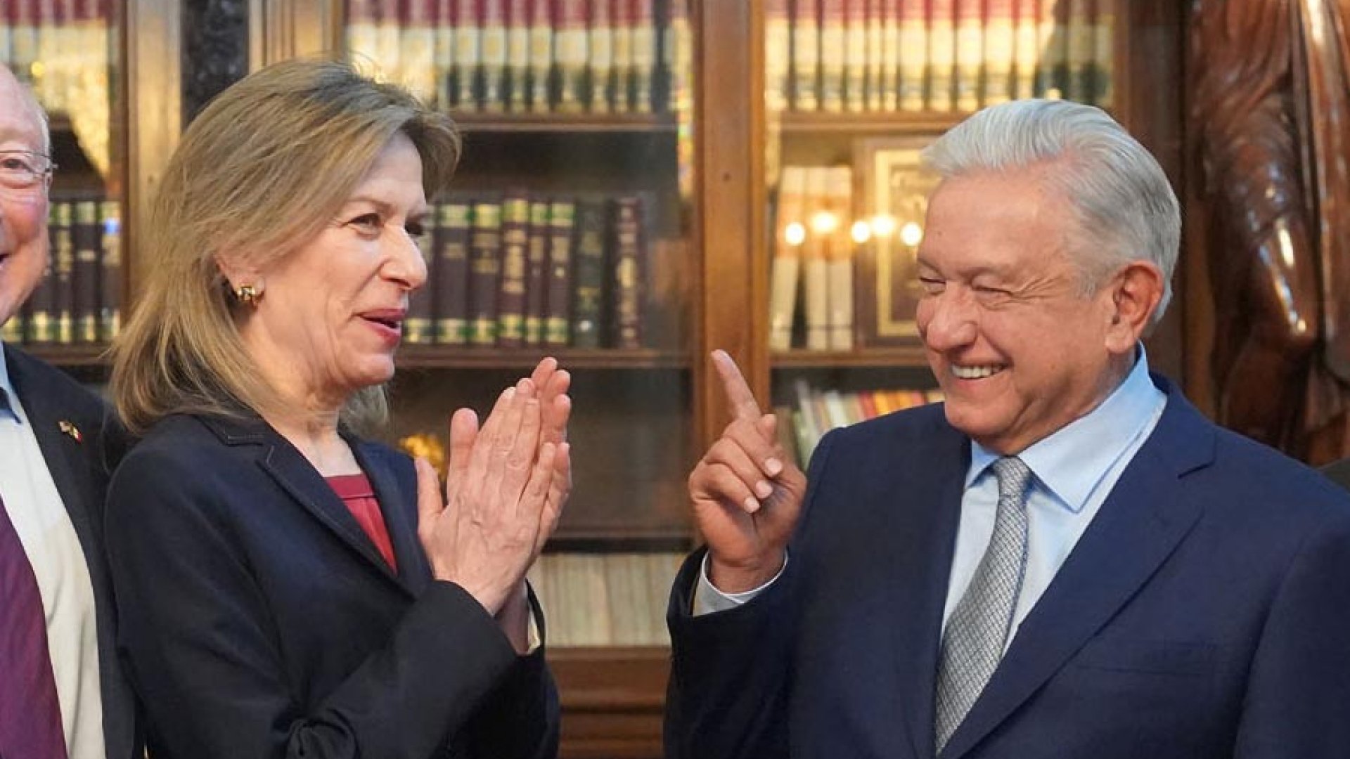 Recibirá AMLO a asesora en seguridad de EU, Elizabeth Sherwood