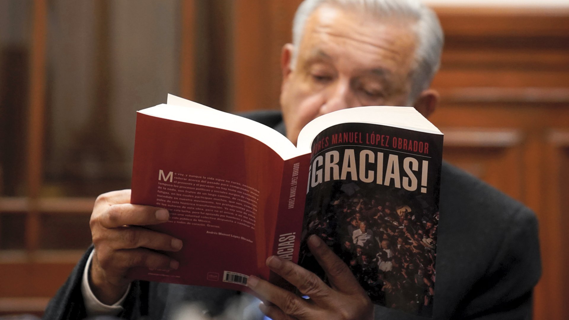 AMLO presenta su último libro sobre política: ‘¡Gracias!’