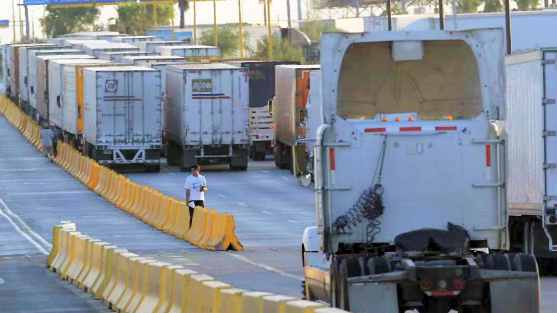 Caída del sistema paraliza por horas el comercio entre México y EU