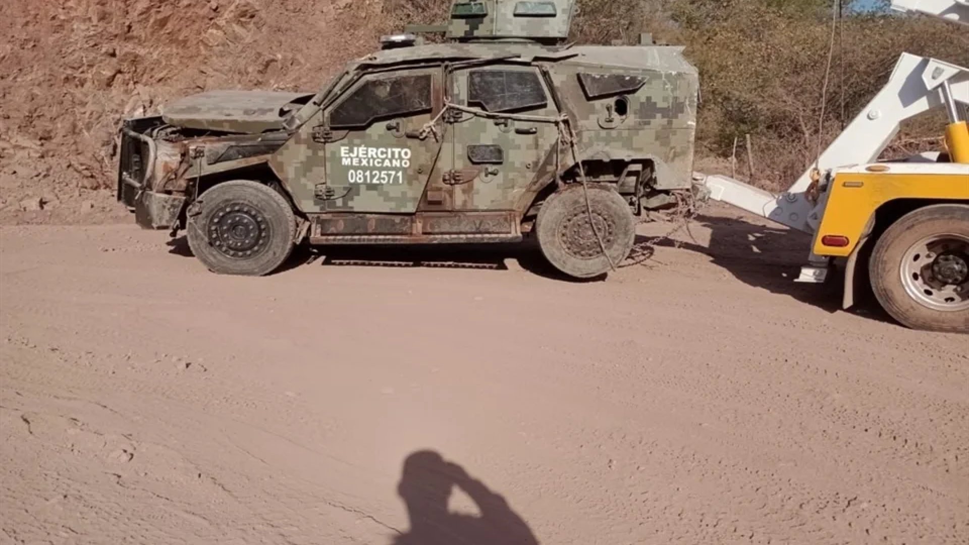 Mueren dos militares tras explotar narcomina