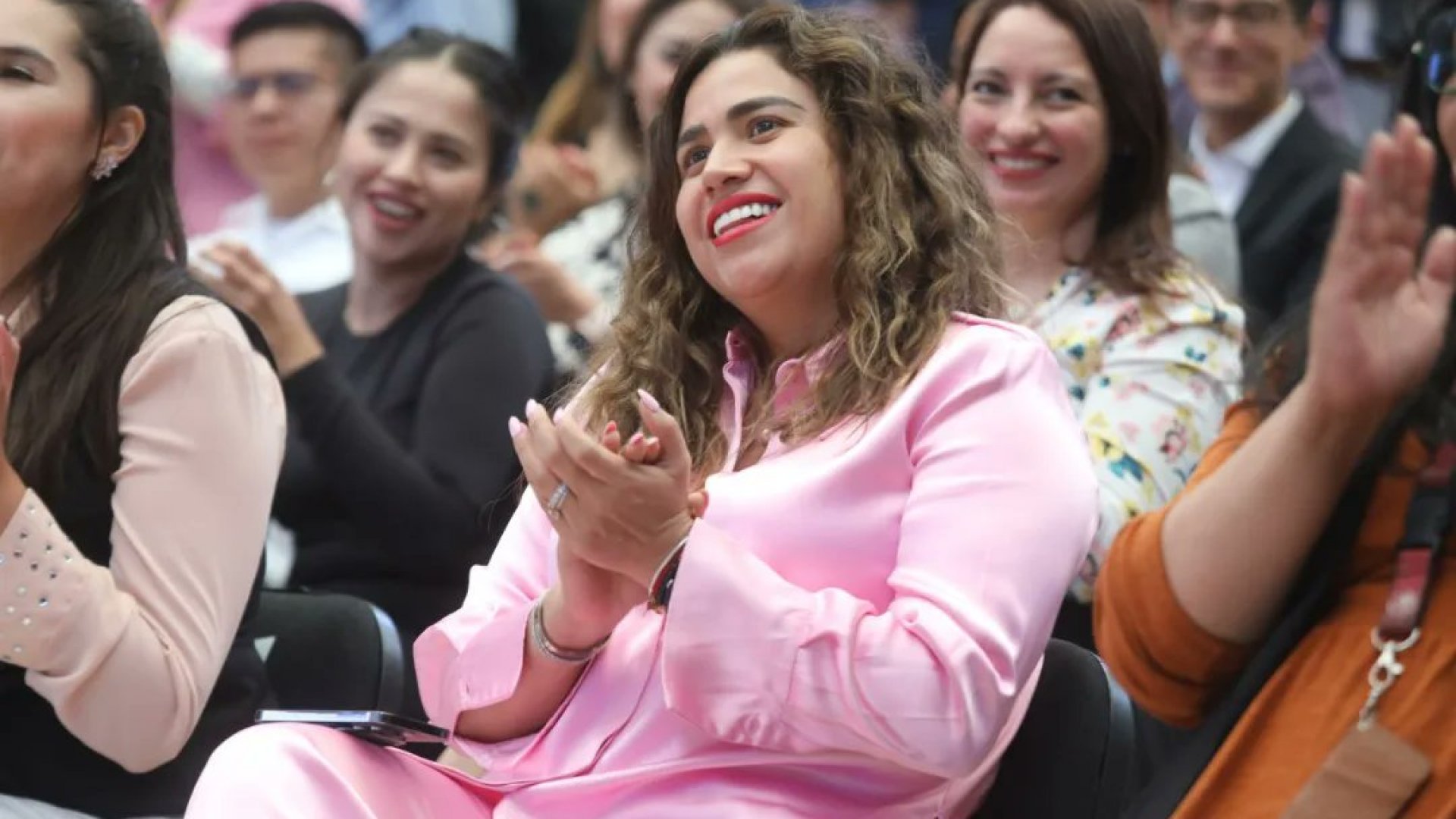 Caty Monreal descarta protección pese al asesinato de su tío