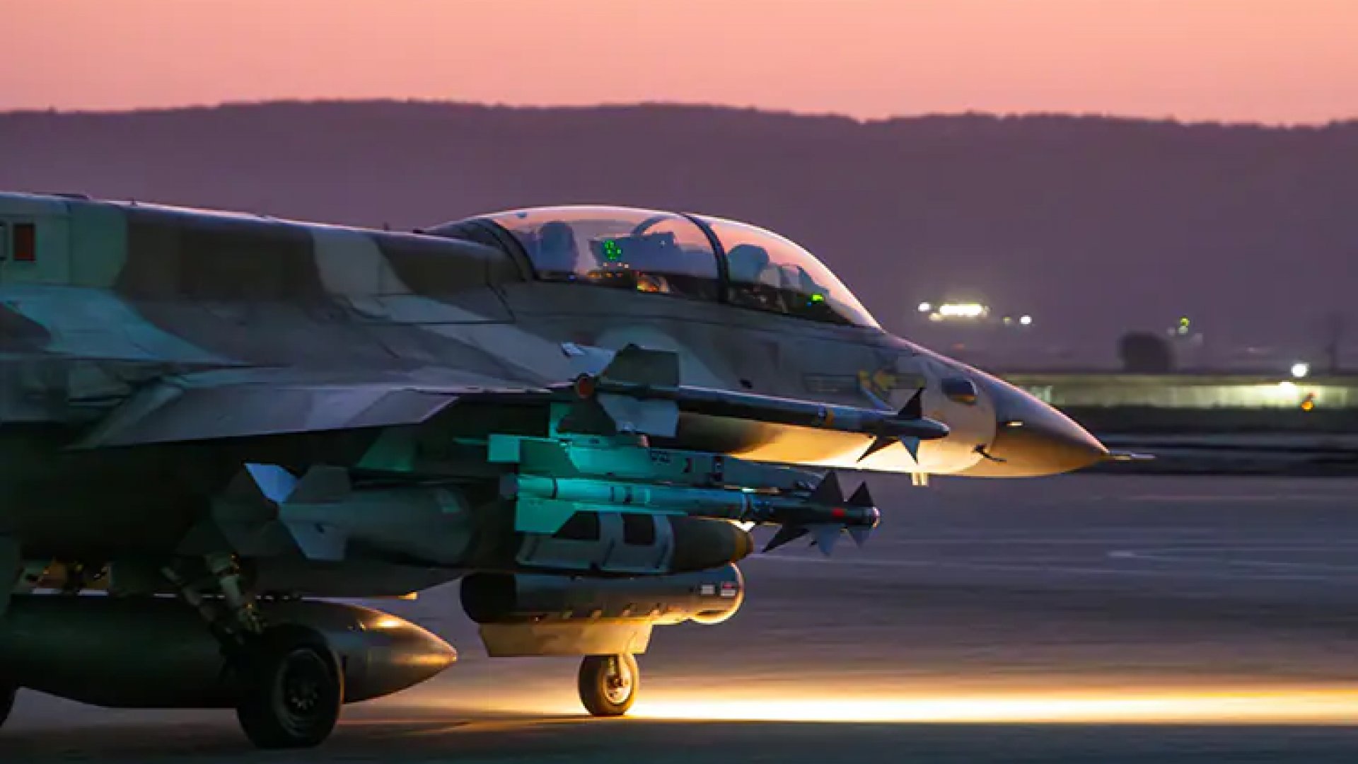 Irán simula destrucción con misiles de base aérea israelí