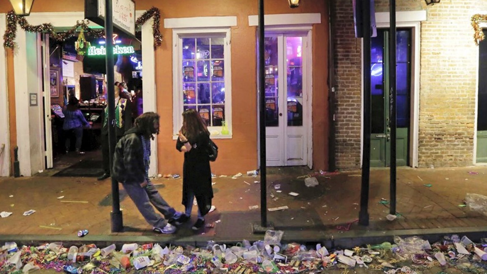 Las cuentas de Mardi Gras están creando un desastre plástico en Nueva Orleans